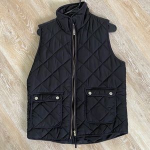 Thread and supply vest black